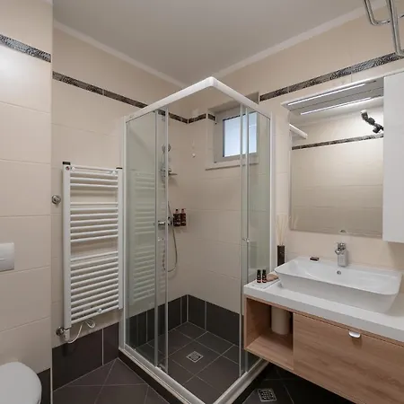 Noemia 4* Baška Voda